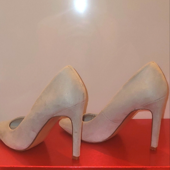 Forever 21 Silver Suede Pointy Toe Pumps, sz 6 - Picture 4 of 6